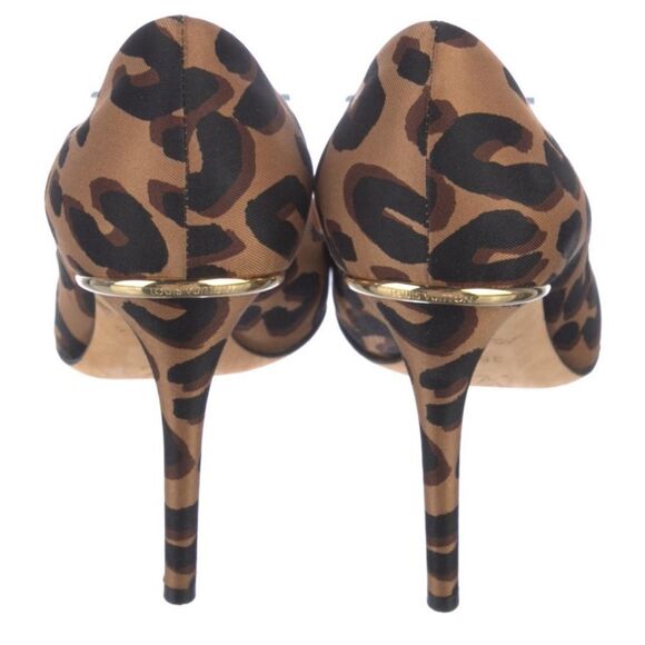 Louis Vuitton Printed Satin Heels - Picture 4 of 7